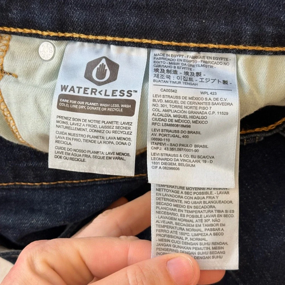 Levis measurements waist